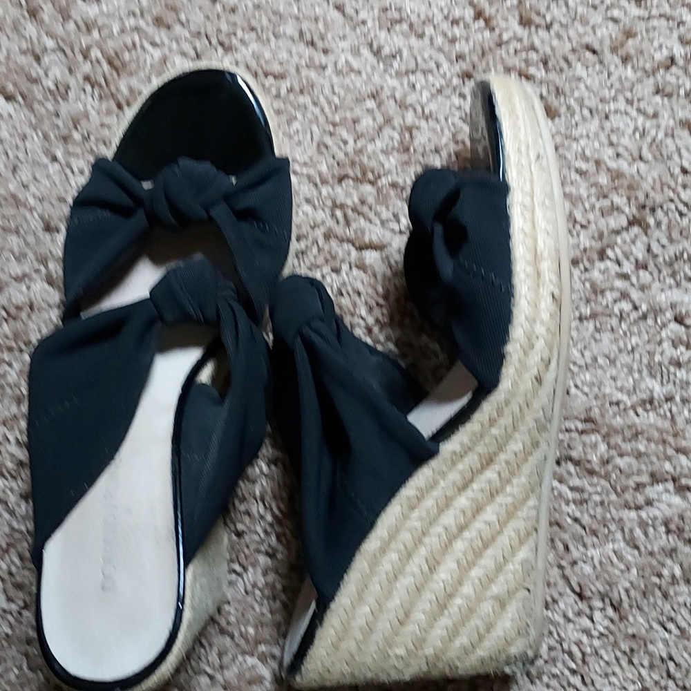 Platforms - Picture 2 of 2